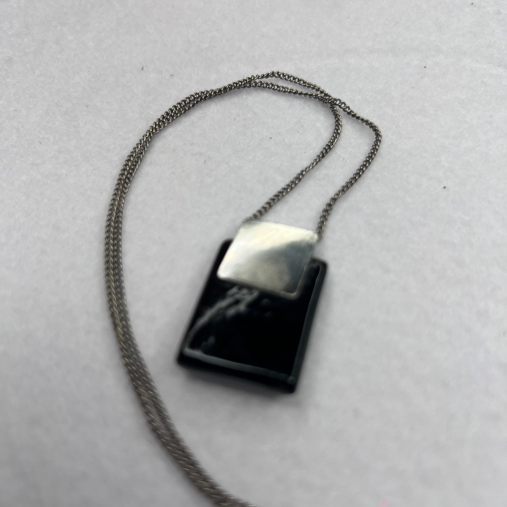 Avon Art Glass Pendant Necklace Modernist Blue Green Spiral Silver Tone 18" - Picture 2 of 7
